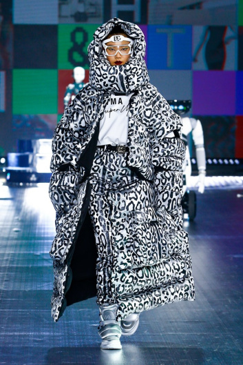Fotoservizio/FW 21-22/WOMEN/SFILATA/DOLCE & GABBANA/DP2/22