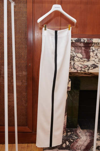 Fotoservizio/SS 2021/WOMEN/PRESENTAZIONE/MILA SCHÖN/DP2/4