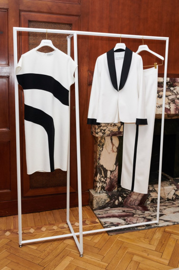 Fotoservizio/SS 2021/WOMEN/PRESENTAZIONE/MILA SCHÖN/DP2/2
