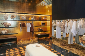 Fotoservizio/SS 2021/WOMEN/PRESENTAZIONE/SIMONETTA RAVIZZA/DP2/10