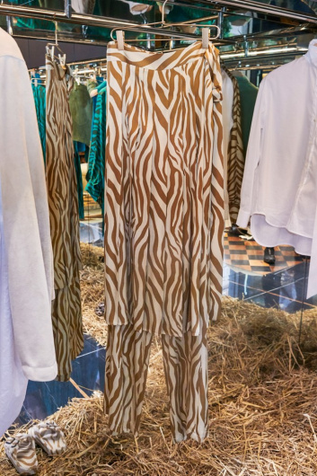 Fotoservizio/SS 2021/WOMEN/PRESENTAZIONE/SIMONETTA RAVIZZA/DP2/21
