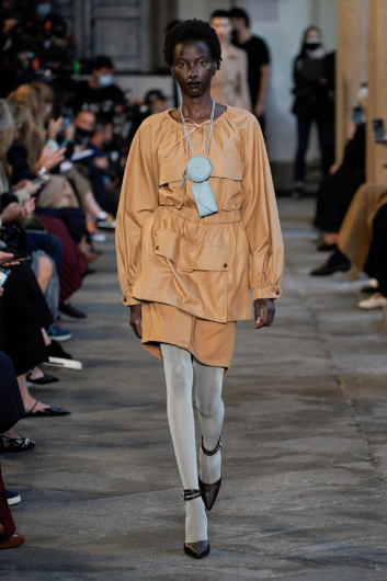 Fotoservizio/SS 2021/WOMEN/SFILATA/MAX MARA/DP2/1