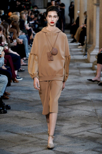 Fotoservizio/SS 2021/WOMEN/SFILATA/MAX MARA/DP2/1