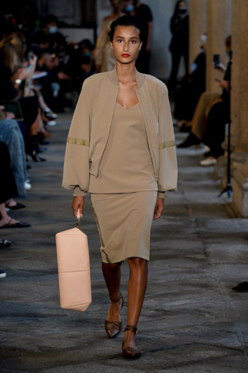 Fotoservizio/SS 2021/WOMEN/SFILATA/MAX MARA/DP2/11