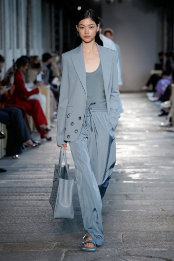 Fotoservizio/SS 2021/WOMEN/SFILATA/BOSS/DP2/2