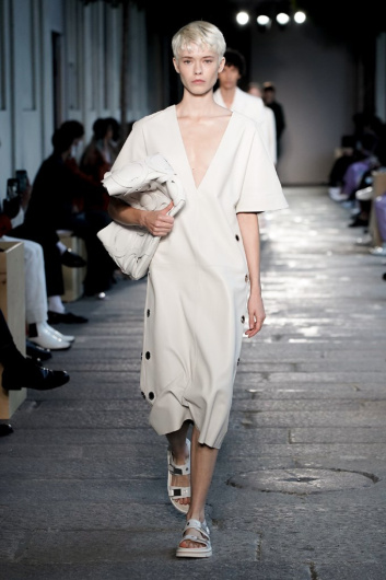 Fotoservizio/SS 2021/WOMEN/SFILATA/BOSS/DP2/2