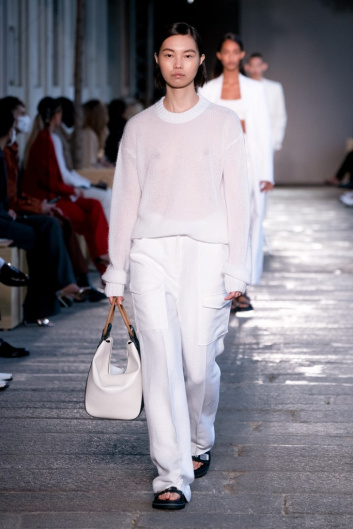 Fotoservizio/SS 2021/WOMEN/SFILATA/BOSS/DP2/17