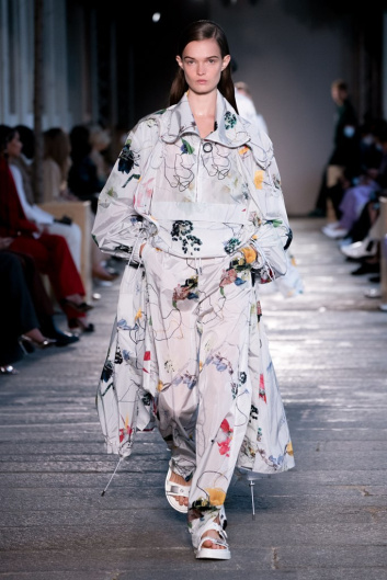 Fotoservizio/SS 2021/WOMEN/SFILATA/BOSS/DP2/23