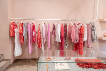 Fotoservizio/SS 2021/WOMEN/PRESENTAZIONE/BEATRICE B/DP2/2