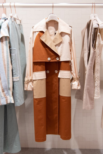 Fotoservizio/SS 2021/WOMEN/PRESENTAZIONE/BEATRICE B/DP2/4