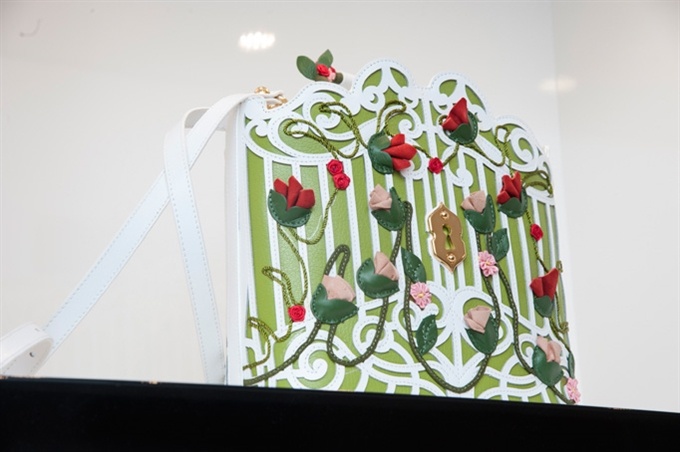 Fotoservizio/SS 2016/WOMEN/BRACCIALINI/DP2/21