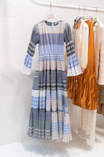 Fotoservizio/SS 2021/WOMEN/PRESENTAZIONE/BEATRICE B/DP2/4