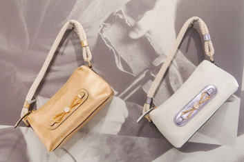Fotoservizio/SS 2021/WOMEN/PRESENTAZIONE/POLLINI/DP2/3