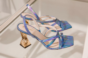 Fotoservizio/SS 2021/WOMEN/PRESENTAZIONE/POLLINI/DP2/7