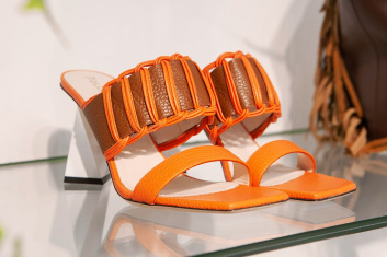 Fotoservizio/SS 2021/WOMEN/PRESENTAZIONE/POLLINI/DP2/28