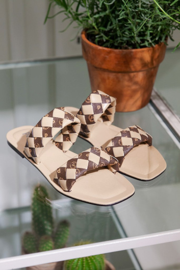 Fotoservizio/SS 2021/WOMEN/PRESENTAZIONE/POLLINI/DP2/4
