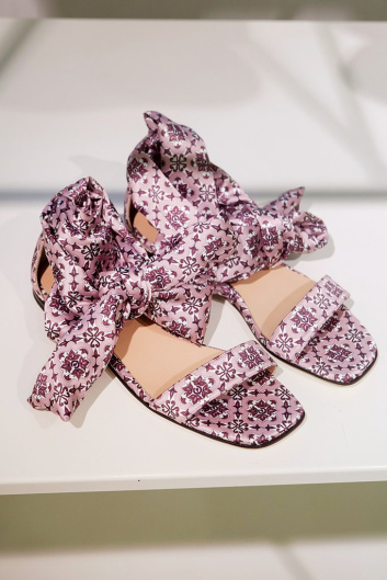 Fotoservizio/SS 2021/WOMEN/PRESENTAZIONE/POLLINI/DP2/5