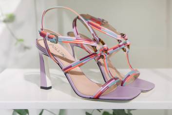 Fotoservizio/SS 2021/WOMEN/PRESENTAZIONE/POLLINI/DP2/0
