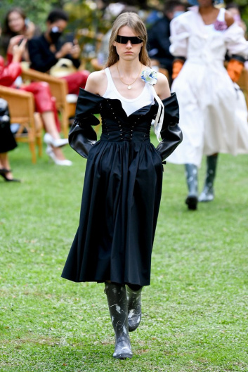 Fotoservizio/SS 2021/WOMEN/SFILATA/PHILOSOPHY DI LORENZO SERAFINI/DP2/1