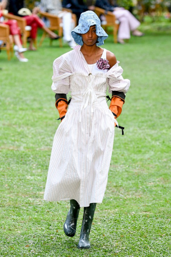 Fotoservizio/SS 2021/WOMEN/SFILATA/PHILOSOPHY DI LORENZO SERAFINI/DP2/2