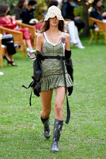 Fotoservizio/SS 2021/WOMEN/SFILATA/PHILOSOPHY DI LORENZO SERAFINI/DP2/23