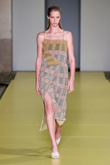 Fotoservizio/SS 2021/WOMEN/SFILATA/SALVATORE FERRAGAMO/DP2/3