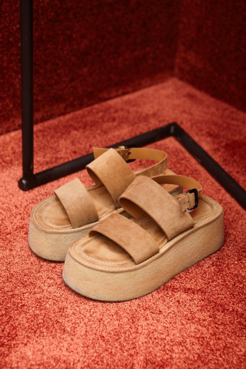 Fotoservizio/SS 2021/WOMEN/APPUNTAMENTO/ANDREA POMPILIO/DP2/0
