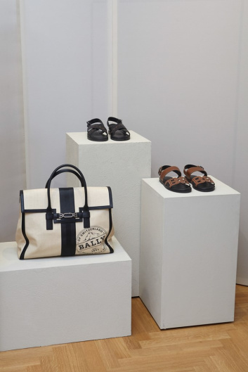 Fotoservizio/SS 2021/WOMEN/APPUNTAMENTO/BALLY/DP2/3