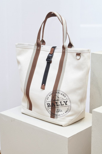 Fotoservizio/SS 2021/WOMEN/APPUNTAMENTO/BALLY/DP2/17
