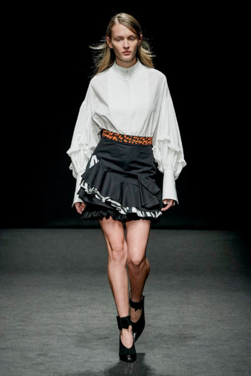 Fotoservizio/SS 2021/WOMEN/SFILATA/SHI.RT/DP2/4