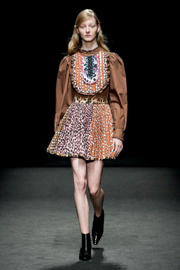 Fotoservizio/SS 2021/WOMEN/SFILATA/SHI.RT/DP2/0
