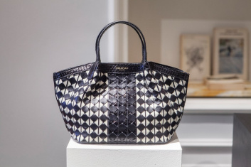 Fotoservizio/SS 2021/WOMEN/PRESENTAZIONE/SERAPIAN/DP2/14
