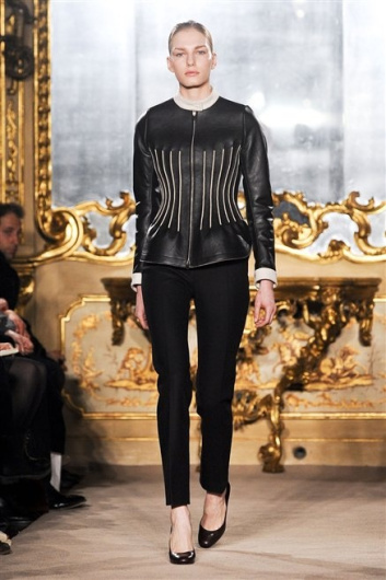 Fotoservizio/FW 2012-2013/WOMEN/MARCO DE VINCENZO/17