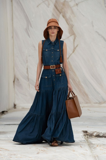Fotoservizio/SS 2022/WOMEN/SFILATA/ELISABETTA FRANCHI/DP2/16