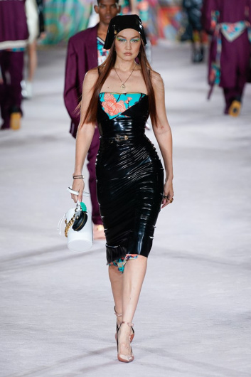 Fotoservizio/SS 2022/WOMEN/SFILATA/VERSACE/DP2/19