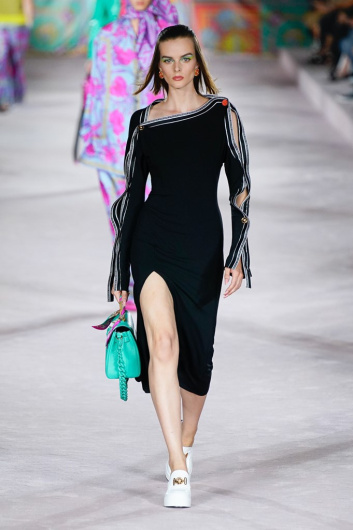 Fotoservizio/SS 2022/WOMEN/SFILATA/VERSACE/DP2/4