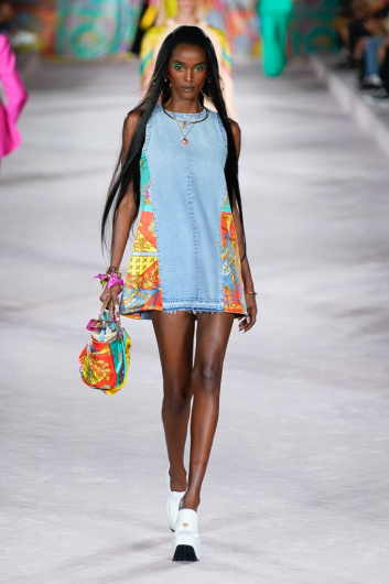 Fotoservizio/SS 2022/WOMEN/SFILATA/VERSACE/DP2/14