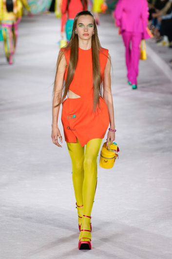 Fotoservizio/SS 2022/WOMEN/SFILATA/VERSACE/DP2/21