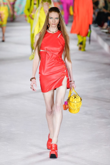 Fotoservizio/SS 2022/WOMEN/SFILATA/VERSACE/DP2/23