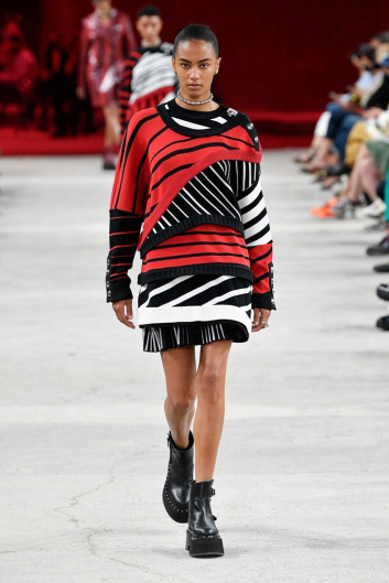 Fotoservizio/SS 2022/WOMEN/SFILATA/PORTS 1961/DP2/4