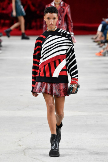 Fotoservizio/SS 2022/WOMEN/SFILATA/PORTS 1961/DP2/5