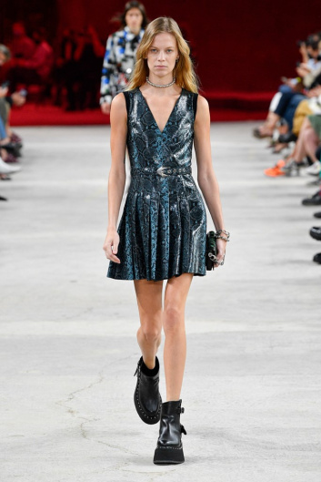 Fotoservizio/SS 2022/WOMEN/SFILATA/PORTS 1961/DP2/7