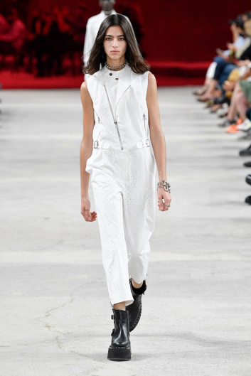 Fotoservizio/SS 2022/WOMEN/SFILATA/PORTS 1961/DP2/2