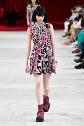 Fotoservizio/SS 2022/WOMEN/SFILATA/PORTS 1961/DP2/4