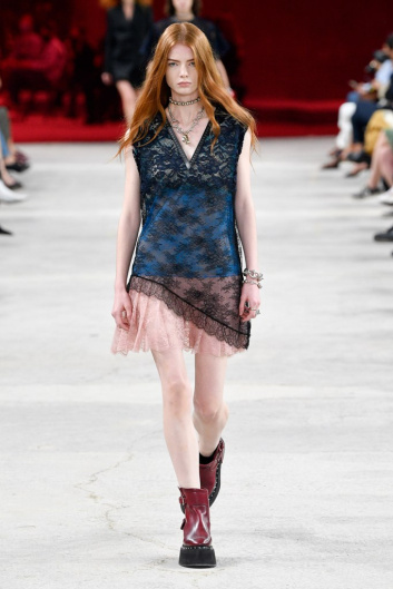 Fotoservizio/SS 2022/WOMEN/SFILATA/PORTS 1961/DP2/3