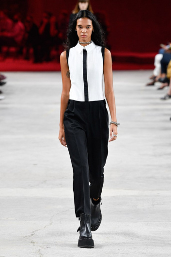 Fotoservizio/SS 2022/WOMEN/SFILATA/PORTS 1961/DP2/6