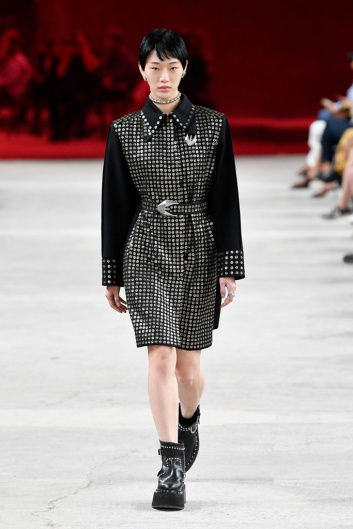 Fotoservizio/SS 2022/WOMEN/SFILATA/PORTS 1961/DP2/17