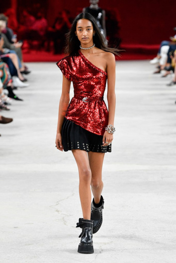Fotoservizio/SS 2022/WOMEN/SFILATA/PORTS 1961/DP2/18
