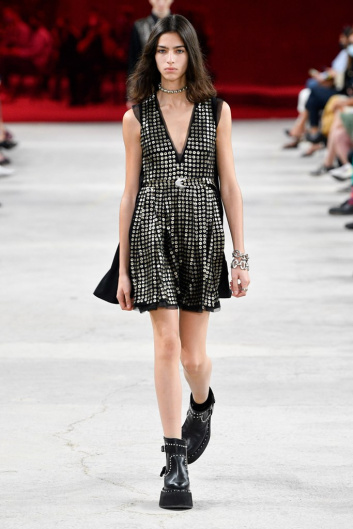 Fotoservizio/SS 2022/WOMEN/SFILATA/PORTS 1961/DP2/8