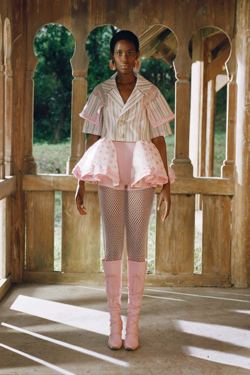 Fotoservizio/SS 2022/WOMEN/PRESENTAZIONE/SARA WONG/DP2/5